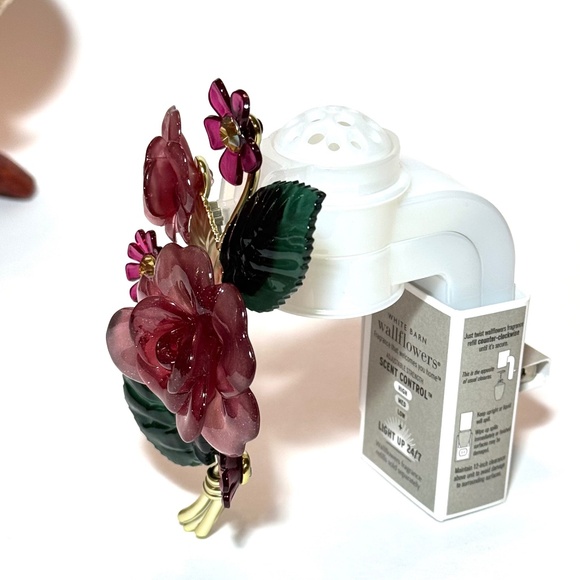 FLOWER BUNCH Scent Control Nightlight Wallflowers Plug - Picture 2 of 5